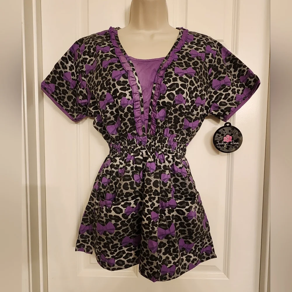 Jaydyn Rose Scrub top - Picture 1 of 5